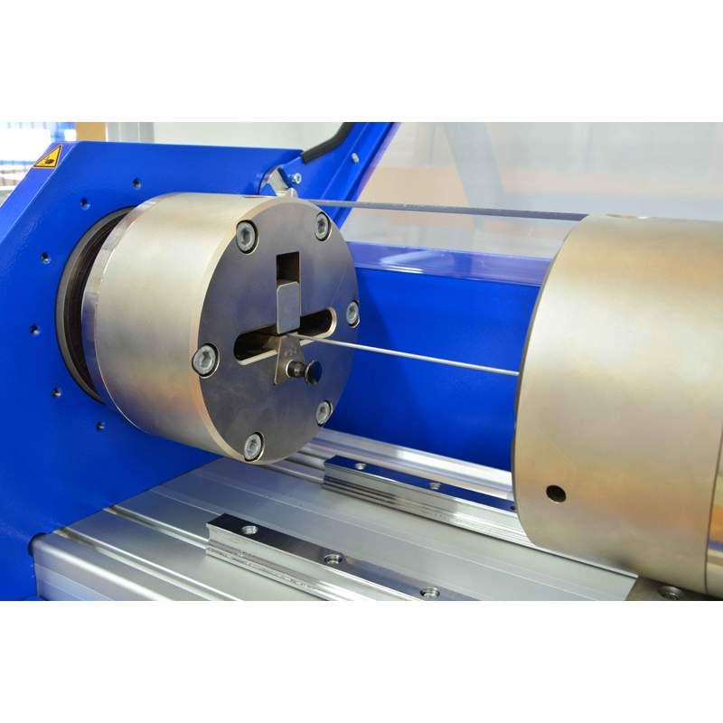 2022-07/einspannung-draehte-torsionspruefung-1